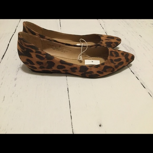 Leopard Pointed Toe Flats - Picture 3 of 6