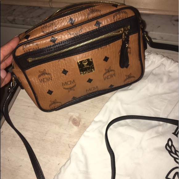 SOLD! MCM cross body bag - Picture 3 of 3