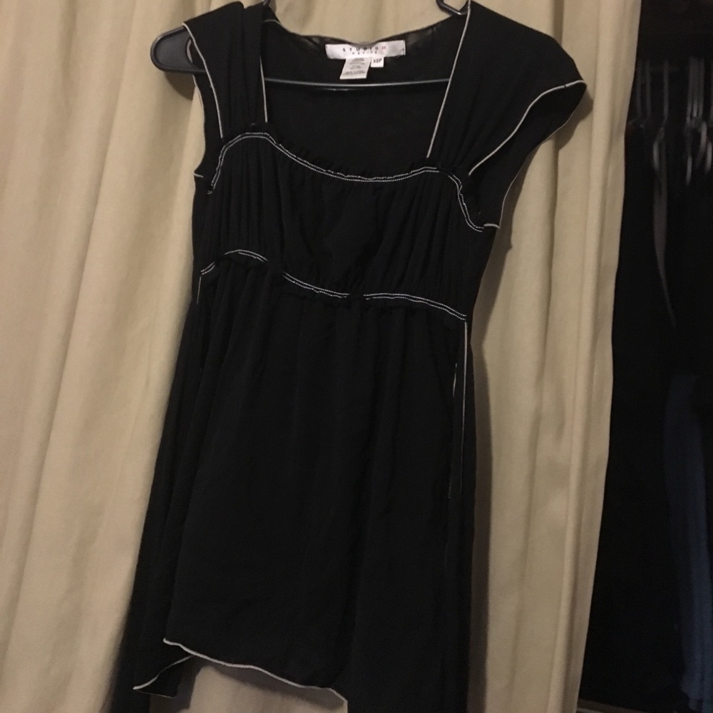 Black cute top.
