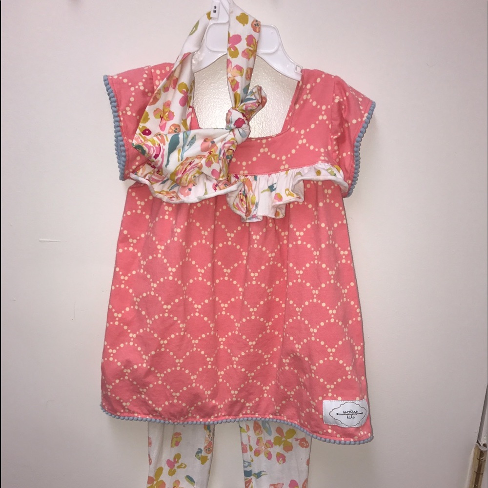 2t Caroline Kate Outfit