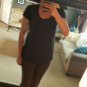 🚫SOLD🚫 XS Black Lularoe Classic Tee