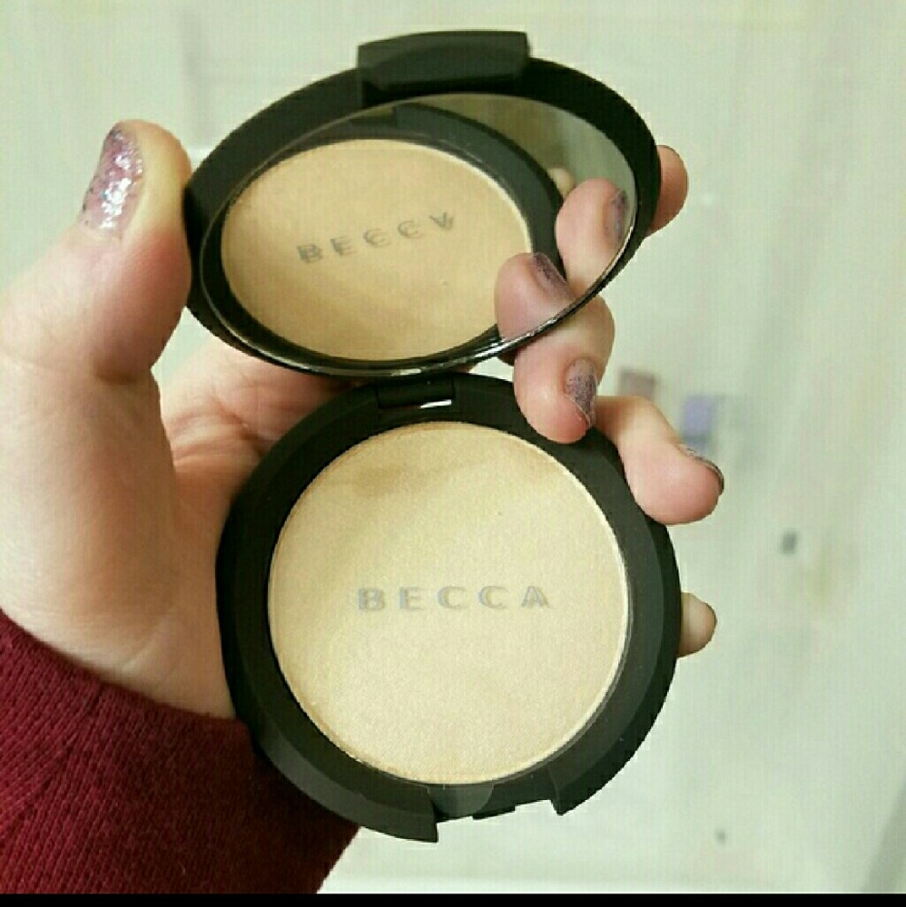 BECCA Shimmering Skin Perfector in Moonstone