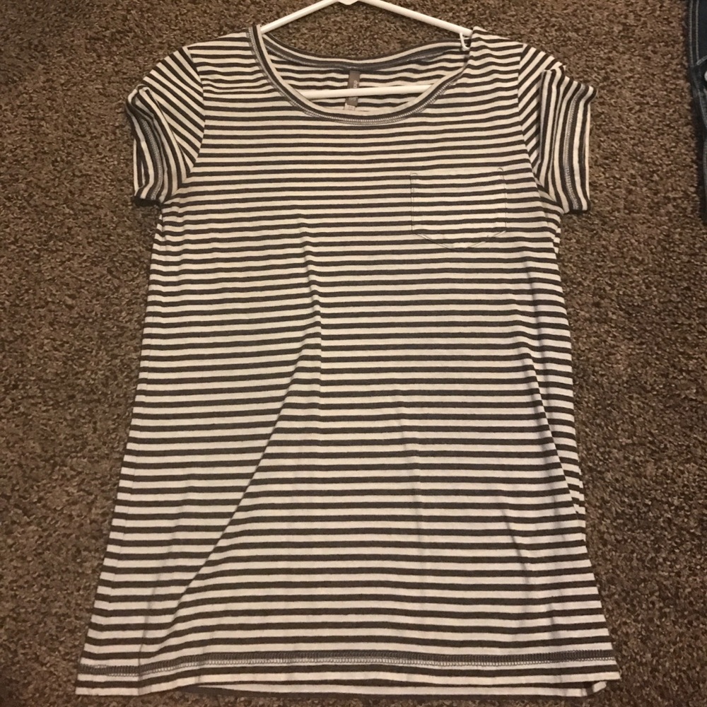 Short sleeved tee