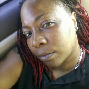 Meet your Posher, Evie