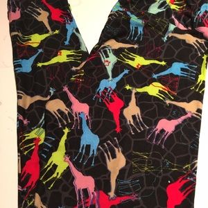 LuLaRoe One size giraffe butter soft leggings