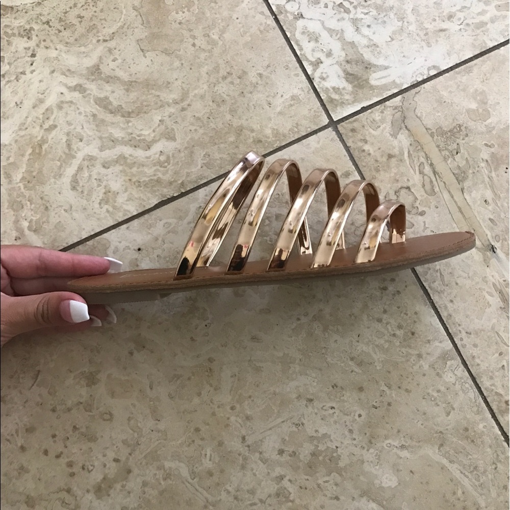•LAST PAIR• Metallic Rose Gold Slide Sandal - Picture 5 of 6
