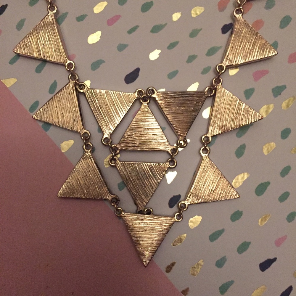 Triangle necklace - Picture 5 of 5