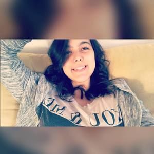 Meet your Posher, Camila