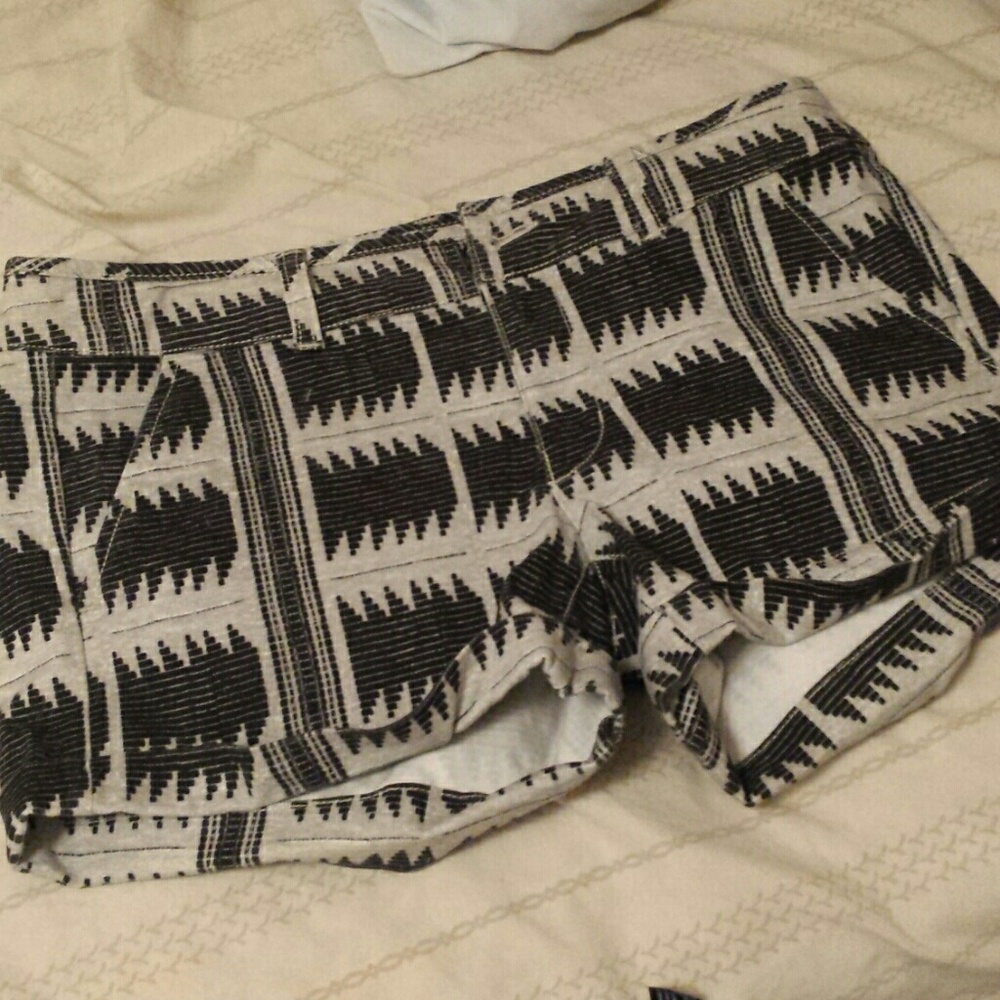 AMERICAN EAGLE stretch shorts size 6