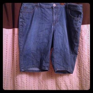 CJ Banks 18W Bermuda shorts