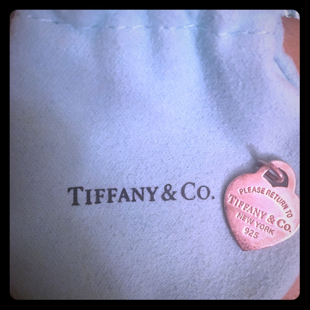 CLASSIC Heart Tiffany & Co pendant