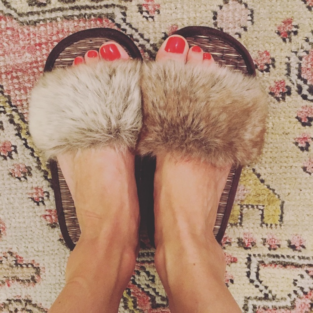 NWOT Fur strap slide mule sandal