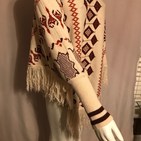 Aztec Poncho - Picture 2 of 2