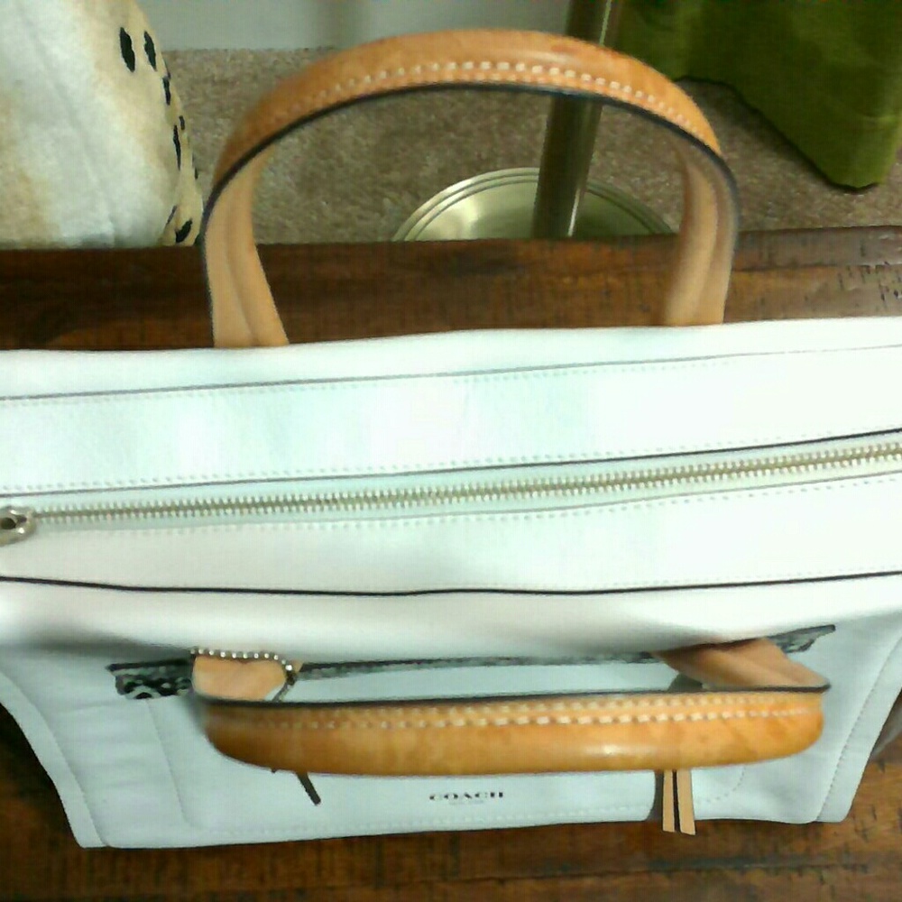 Coach Handbag - Picture 5 of 7