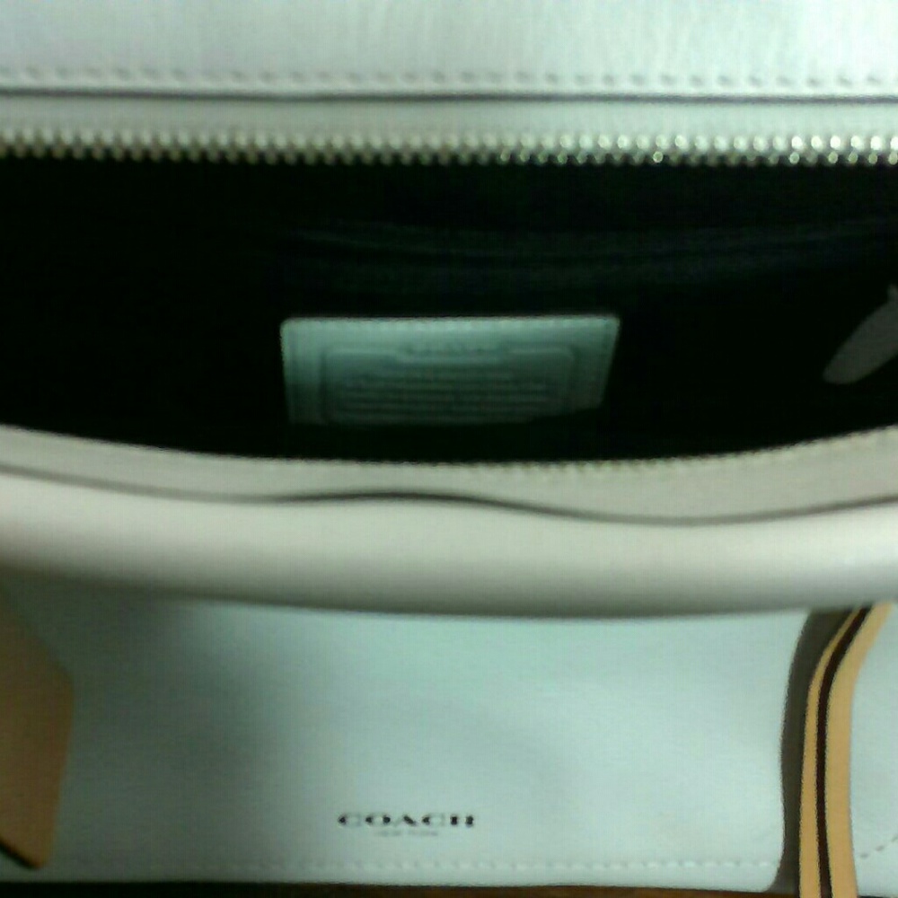 Coach Handbag - Picture 6 of 7