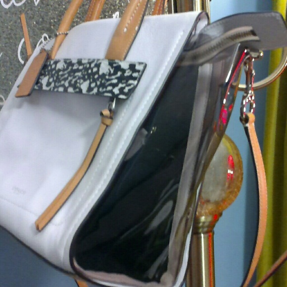 Coach Handbag - Picture 4 of 7