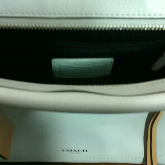 Coach Handbag - Picture 6 of 7
