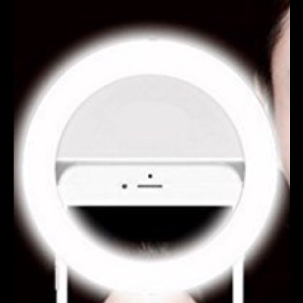 Smartphone selfie clip