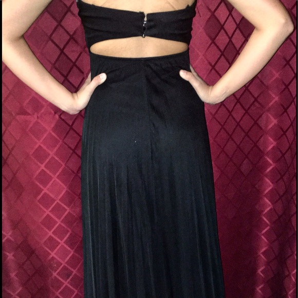 Black elegant gown - Picture 2 of 4