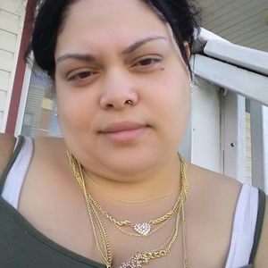 Meet your Posher, Denise