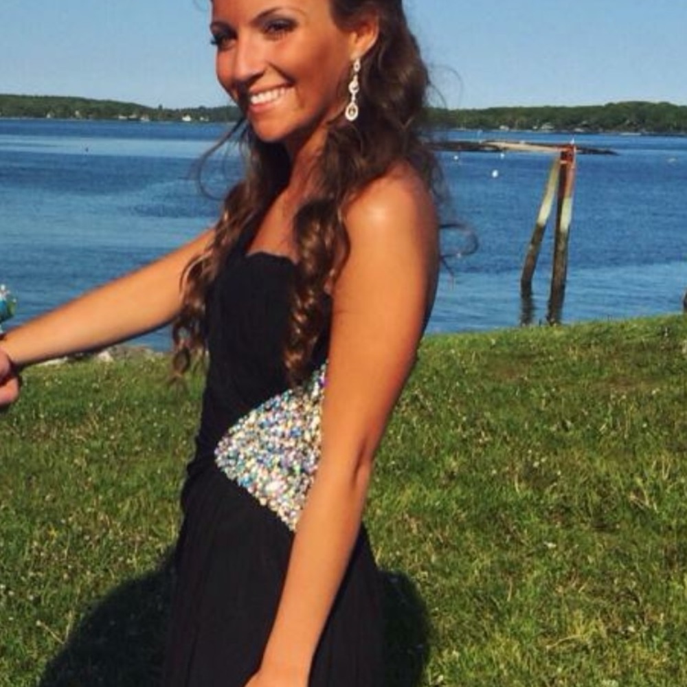 gorgeous black prom dress 💎