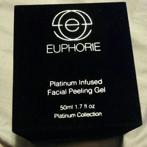 EUPHORIE platinum infused facial peeling  gel.