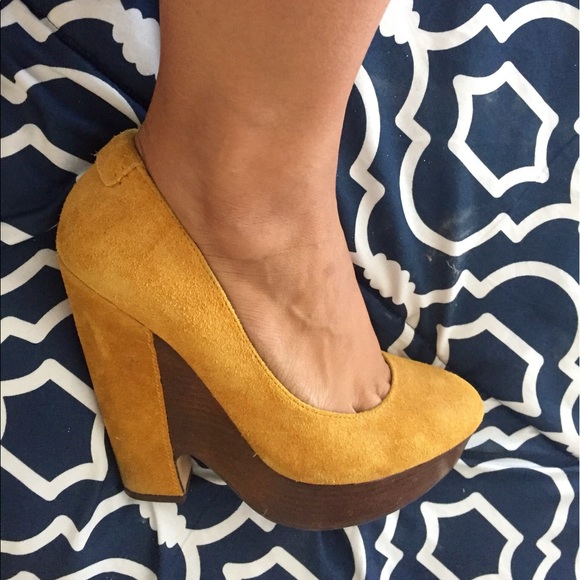 Clogs - Picture 2 of 4