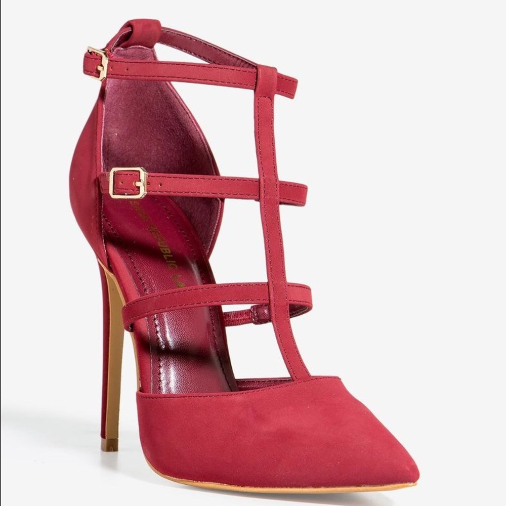 👠NEW! Down The Middle Pump👠