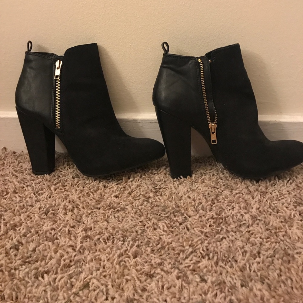 Size 7 Target Brand ankle boots- black