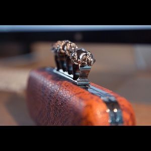 Knuckle clutch