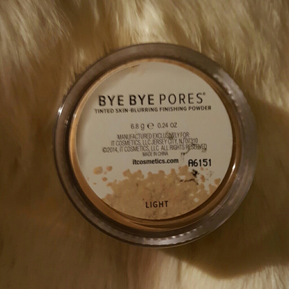 NWT IT cosmetics bye bye pores loose powder