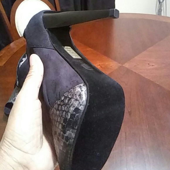 Shoes - Picture 4 of 6