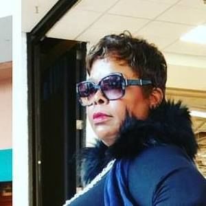 Meet your Posher, Roberta