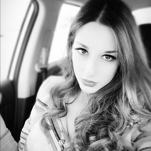 Meet your Posher, Dea