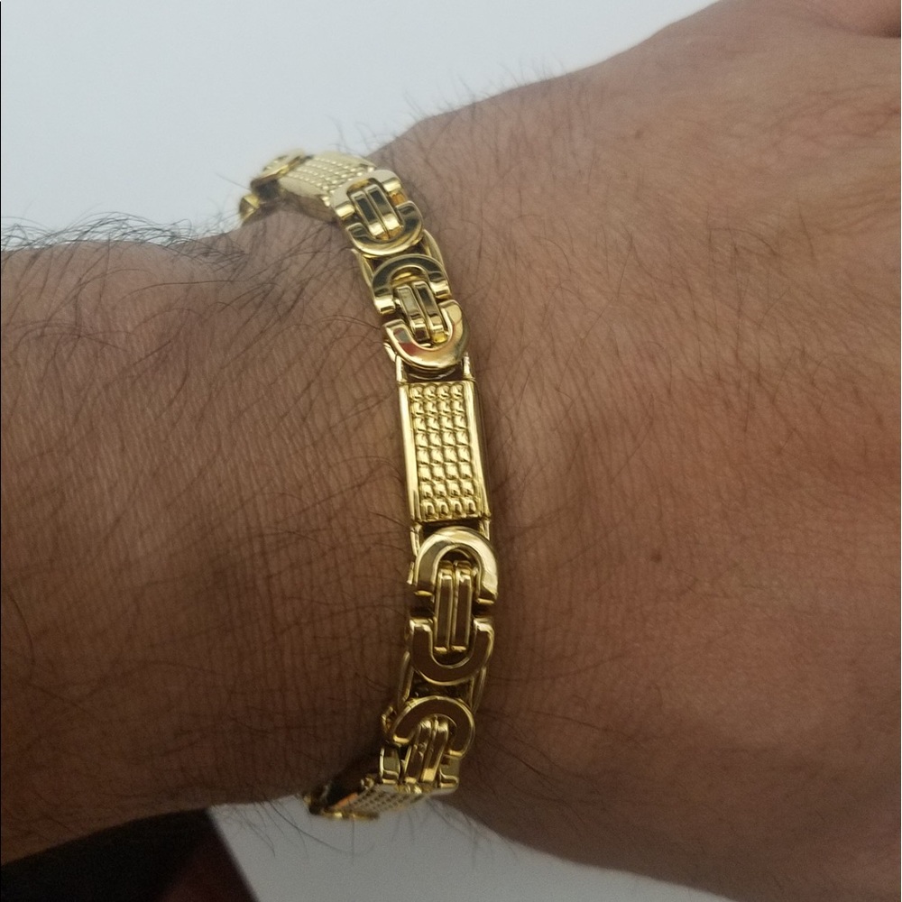 18k Gold