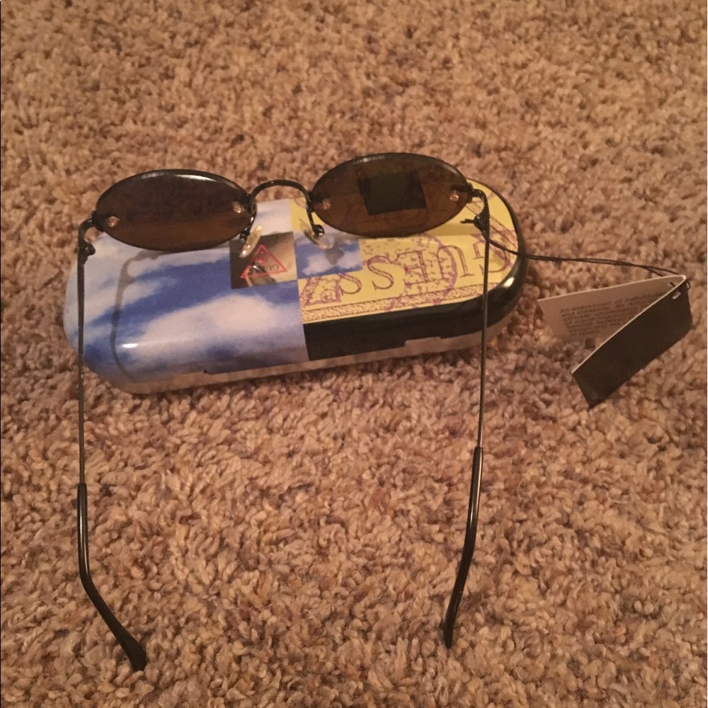 NWT Guess Dark Round Sunglasses - Picture 7 of 7
