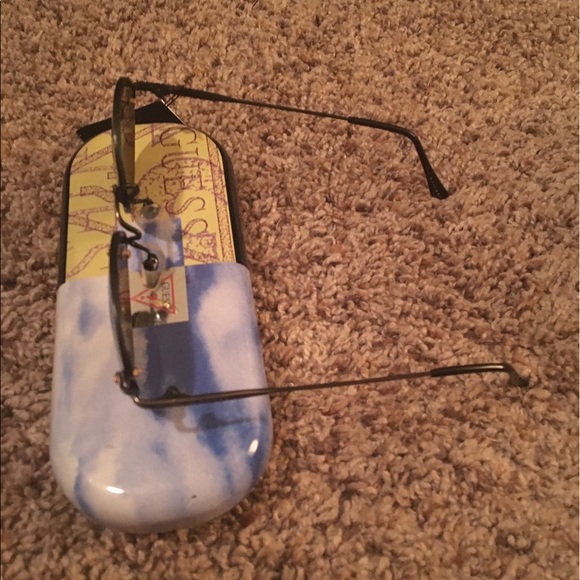 NWT Guess Dark Round Sunglasses - Picture 3 of 7