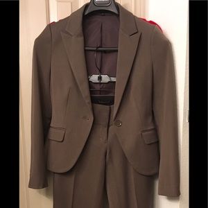 Express Suit Size 2R