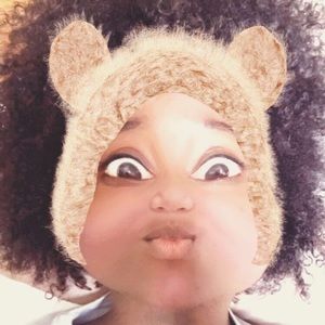 Meet your Posher, Tia