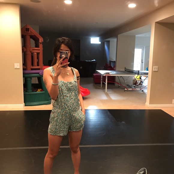 F21 soft floral shortalls - Picture 2 of 2