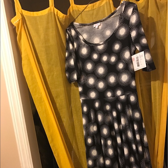 ❌❌SOLD❌❌-NWT LulaRoe Nicole - Picture 1 of 2