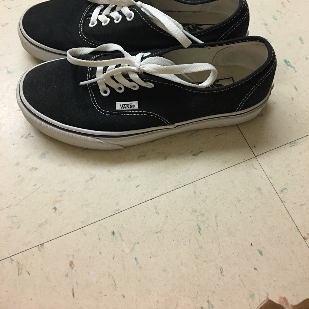 In really good condition worn maybe 6 times