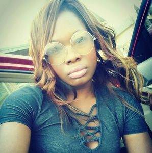 Meet your Posher, Connie