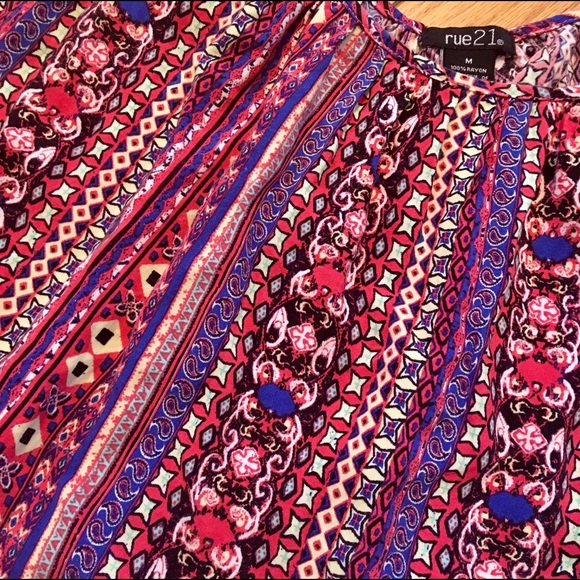 🌸Crop Top🌸 - Picture 3 of 4