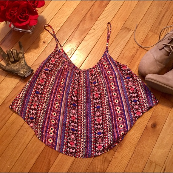 🌸Crop Top🌸 - Picture 2 of 4