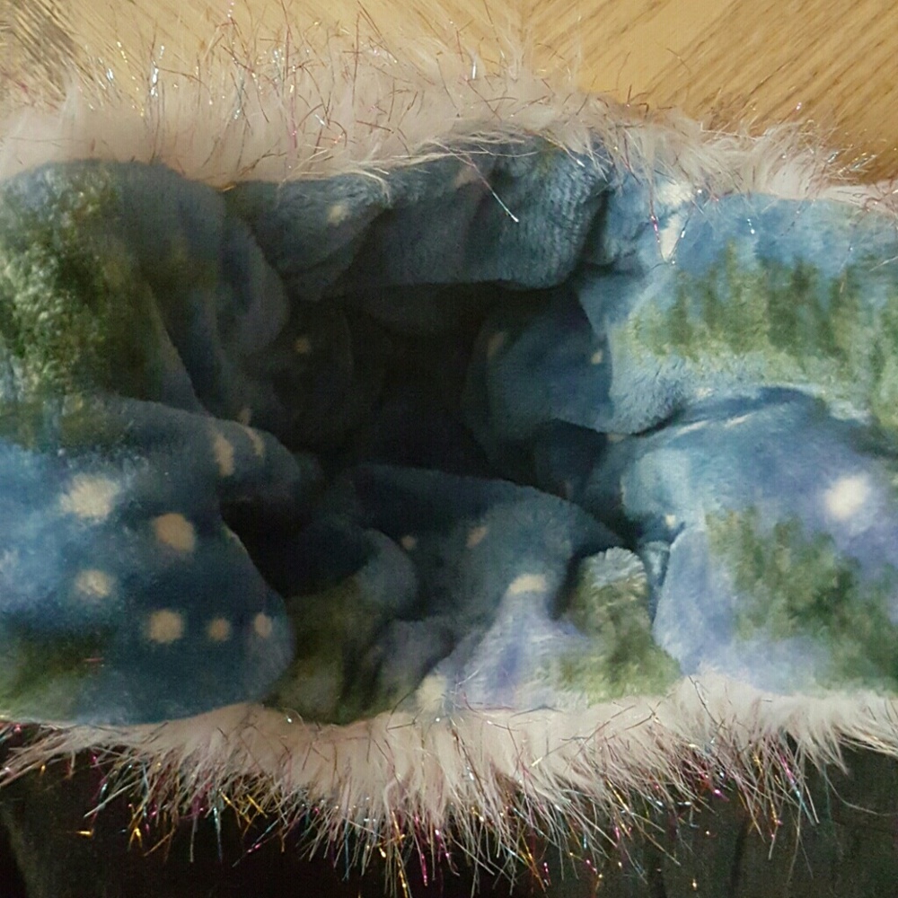 HANDMADE winter hat - Picture 2 of 4