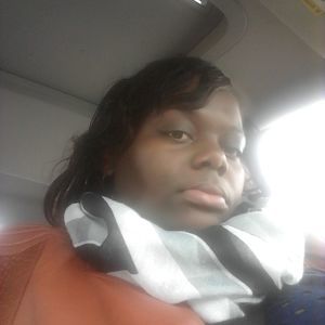 Meet your Posher, Akia