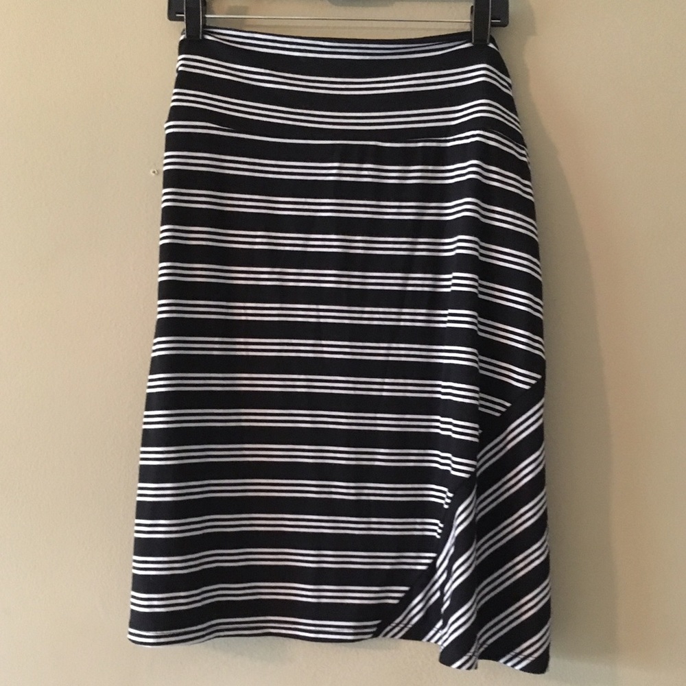 XL Faded Glory Black and White Striped Skirt