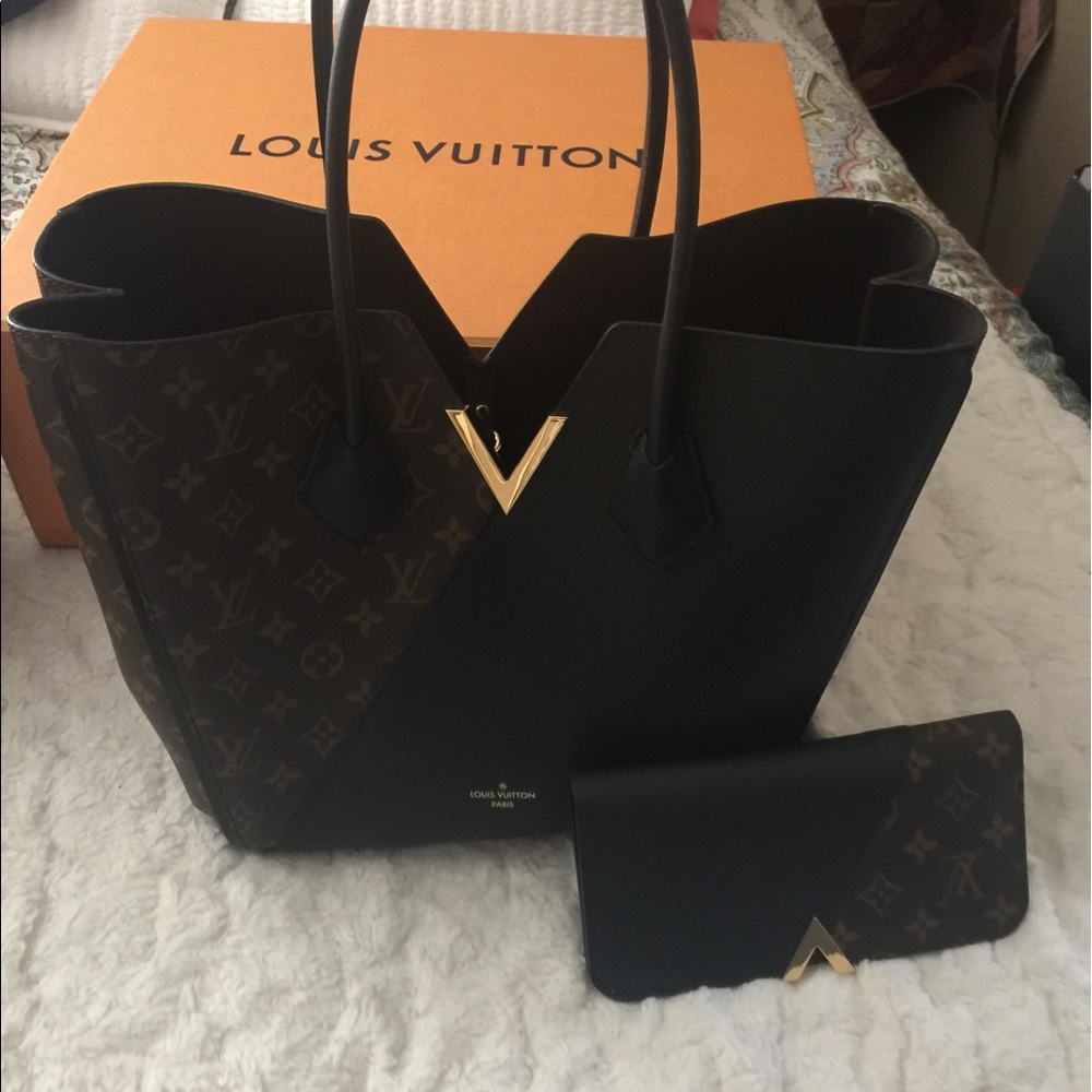 Louis Vuitton purse and wallet