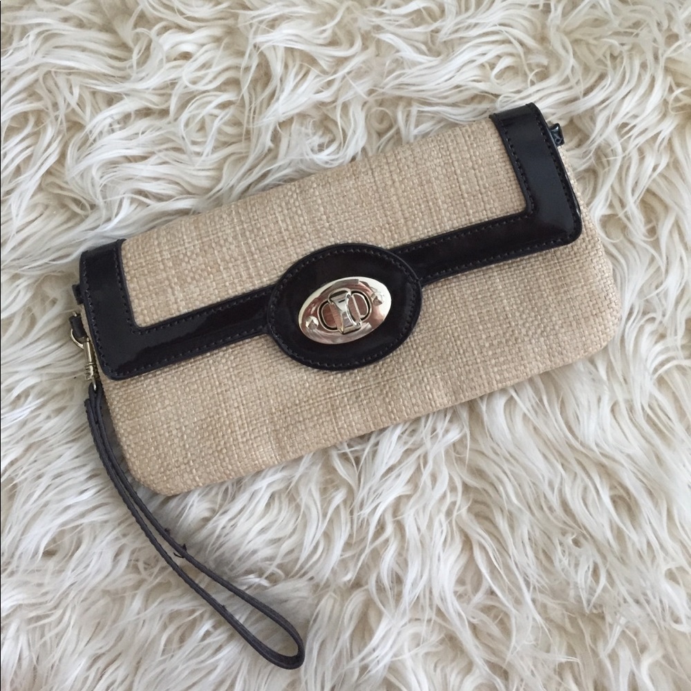 NWOT Ann Taylor Straw Clutch